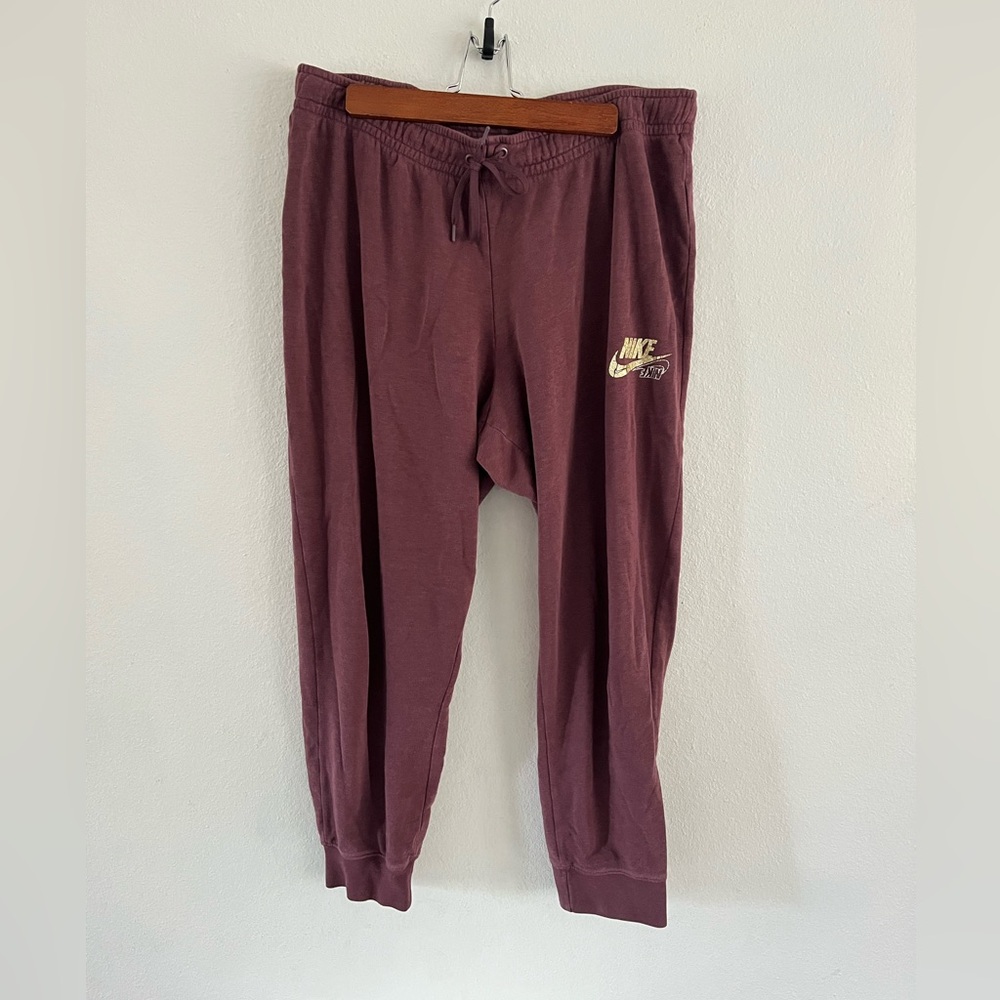 Nike Women’s Burgundy 7/8 Joggers